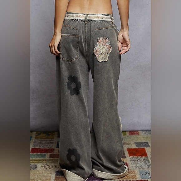 4-0121 *Boutique* POL Floral Patch Denim Black Wide leg Roll Cuff Jeans - Picture 3 of 5